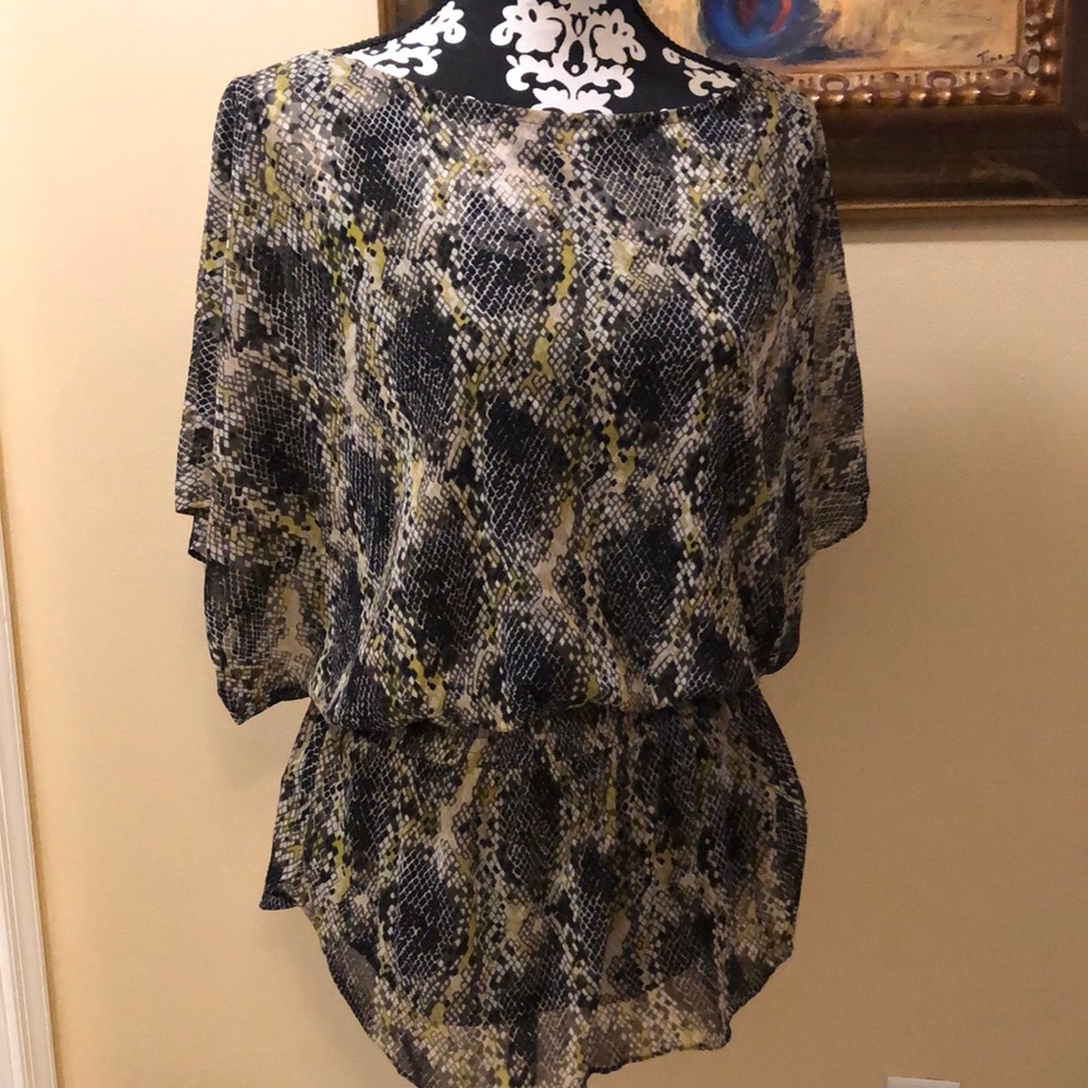 💥I.N.C. 2-PC Animal print sheer dolman sleeve blouse + detached tank top